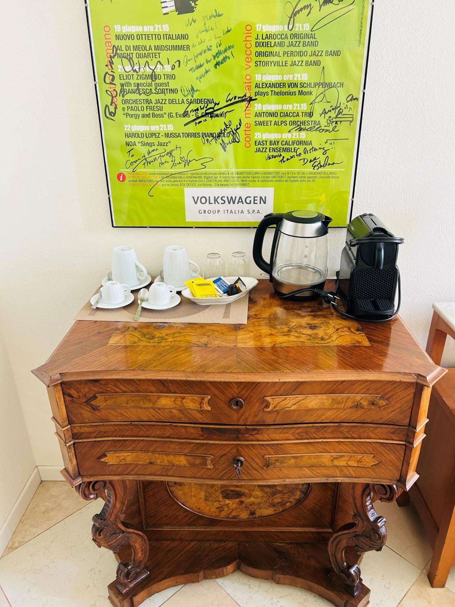 Maestro Suites Верона Екстериор снимка