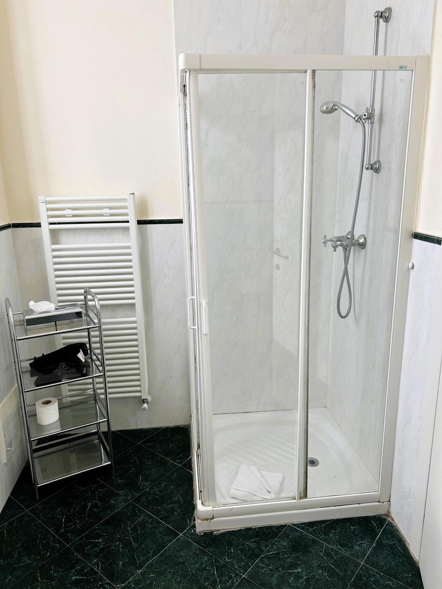 Maestro Suites Верона Екстериор снимка